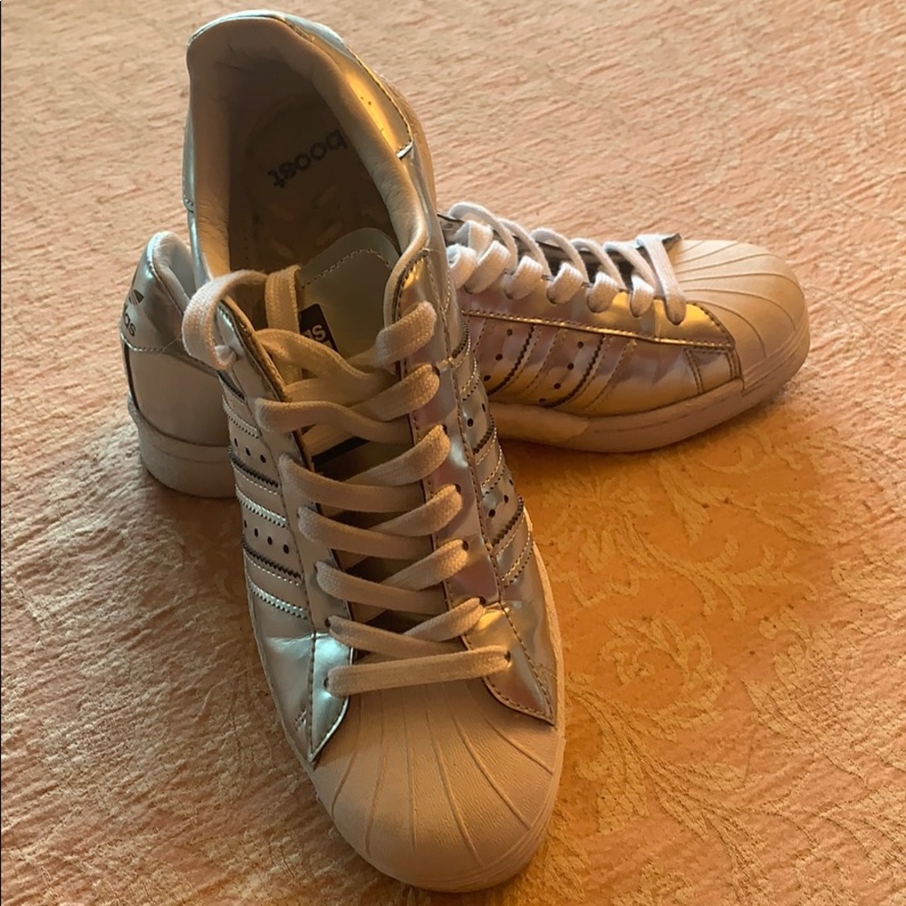 Adidas silver metallic tennis shoes